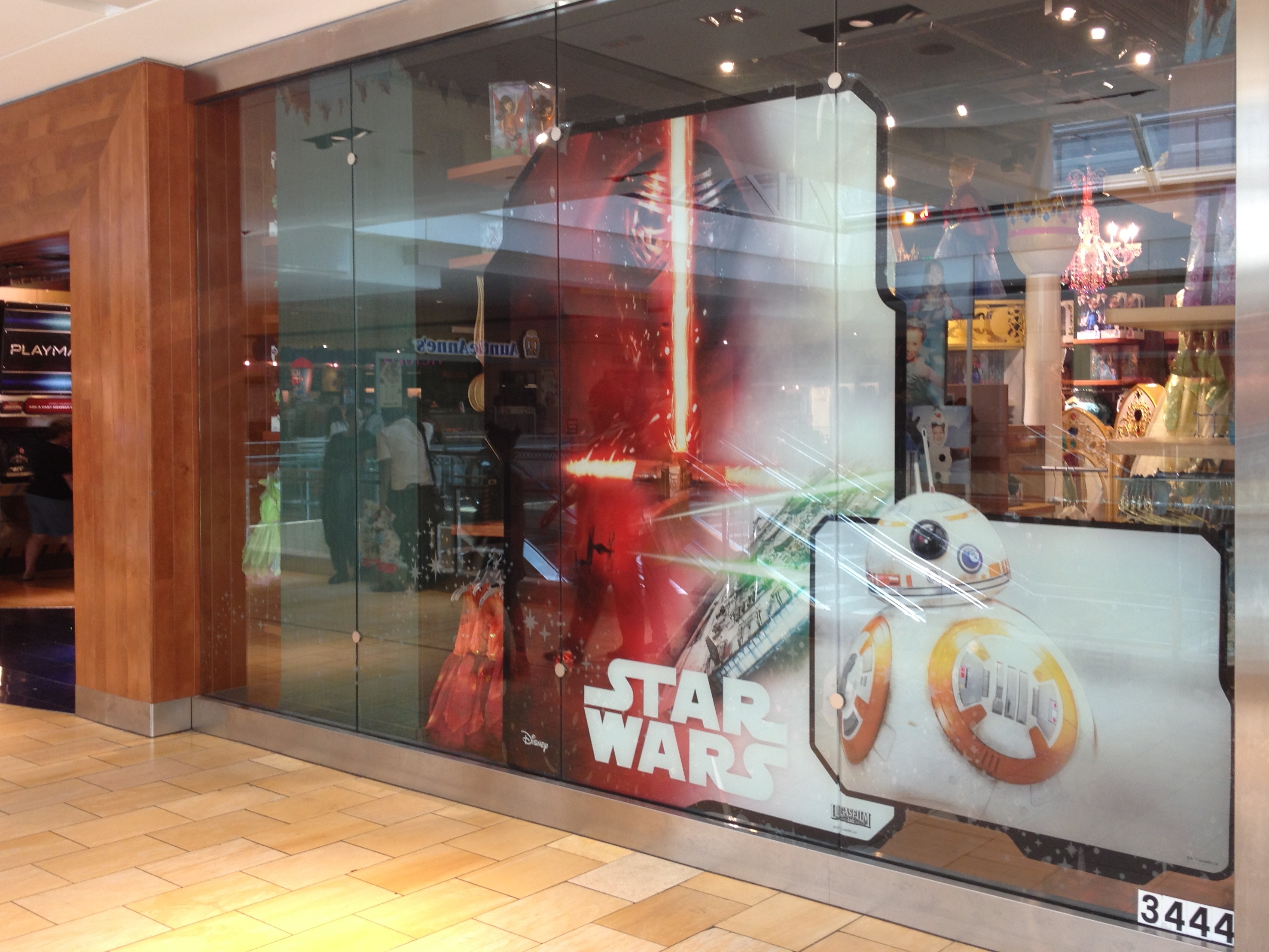 Galleria Disney Store 3.JPG